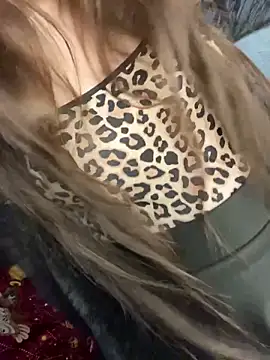 Snapshot of Var_Kiss chatting on 03/28/26, 06:02 Var Kiss online show from 03/28/26, 06:02