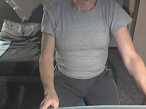 kiam471 online show from 12/23/24, 07:20