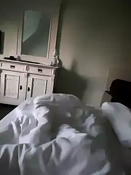 kiam471 online show from 10/19/25, 05:30