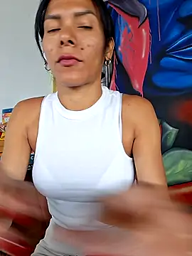 Snapshot of Doll_Loren chatting on 02/04/25, 02:32 Doll Loren online show from 02/04/25, 02:32