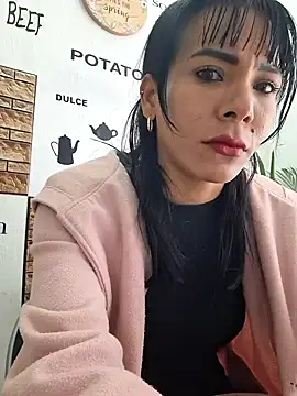 Snapshot of Doll_Loren chatting on 02/12/25, 04:22 Doll Loren online show from 02/12/25, 04:22