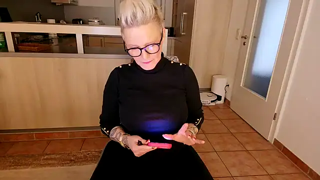 German Milf online show from 01/04/25, 02:25