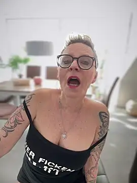 German Milf online show from 02/19/25, 02:01