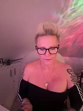 German Milf online show from 12/17/25, 02:01