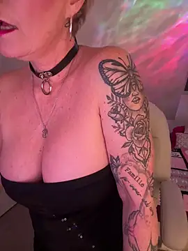 German Milf online show from 12/19/25, 01:40