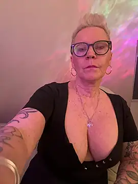 German Milf online show from 03/17/26, 10:07
