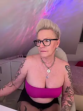 German Milf online show from 04/03/26, 12:58