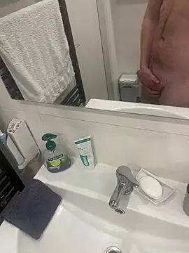 Snapshot of ginger_fun chatting on 03/04/25, 10:05 ginger fun online show from 03/04/25, 10:05