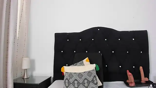 Keira Lennox online show from 11/23/25, 01:00