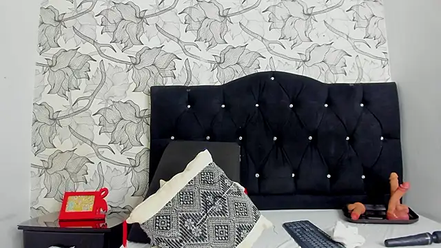 Keira Lennox online show from 01/15/26, 11:59