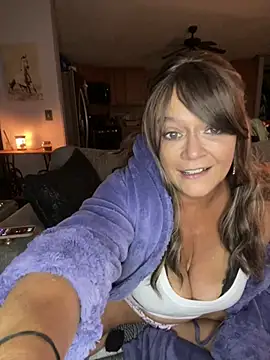 Snapshot of cowgirlc chatting on 02/19/25, 03:28 cowgirlc online show from 02/19/25, 03:28