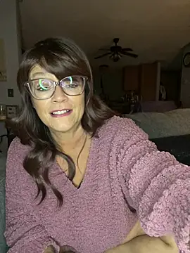 Snapshot of cowgirlc chatting on 02/26/25, 03:32 cowgirlc online show from 02/26/25, 03:32