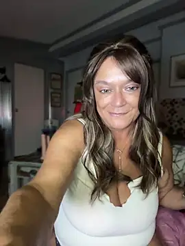 Snapshot of cowgirlc chatting on 06/18/26, 02:34 cowgirlc online show from 06/18/26, 02:34