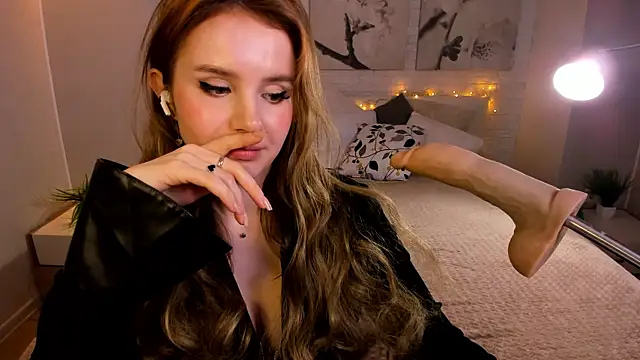 Betty June online show from 02/21/25, 12:05