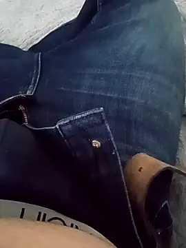 Snapshot of Mark_Dad chatting on 03/22/25, 08:59 Mark Dad online show from 03/22/25, 08:59