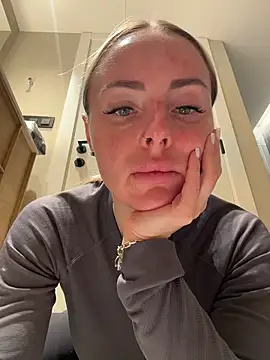 EmaSalis online show from 03/01/26, 04:42