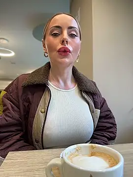 EmaSalis online show from 05/14/26, 07:26