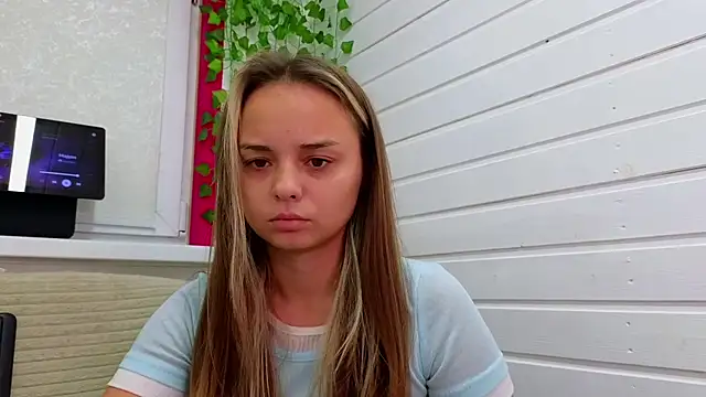 Misss Vikk online show from 10/24/25, 06:43