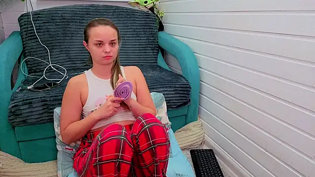 Misss Vikk online show from 11/27/25, 06:59