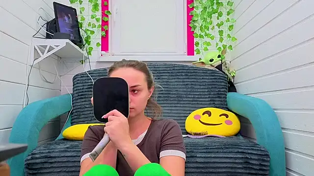 Misss Vikk online show from 12/01/25, 07:35