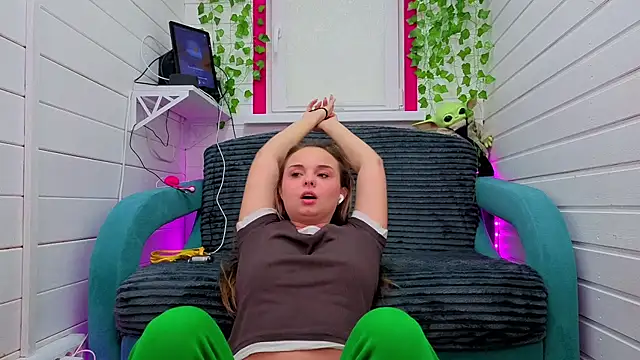 Misss Vikk online show from 12/02/25, 06:30