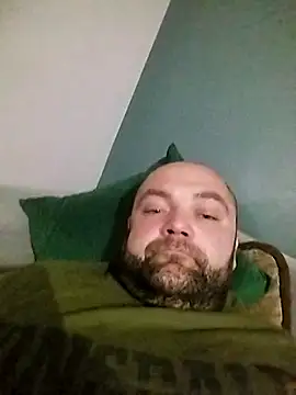 Snapshot of Zboczuszek1991 chatting on 10/05/25, 10:18 Zboczuszek1991 online show from 10/05/25, 10:18