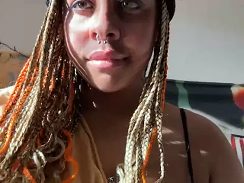 Snapshot of N1NT3NDH03 chatting on 02/23/26, 10:40 N1NT3NDH03 online show from 02/23/26, 10:40