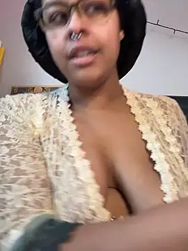 Snapshot of N1NT3NDH03 chatting on 03/18/26, 01:03 N1NT3NDH03 online show from 03/18/26, 01:03