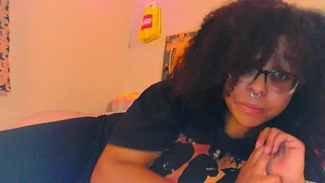 Snapshot of N1NT3NDH03 chatting on 04/24/26, 04:59 N1NT3NDH03 online show from 04/24/26, 04:59