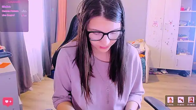 Snapshot of MollyLollipop chatting on 03/05/26, 03:24 MollyLollipop online show from 03/05/26, 03:24