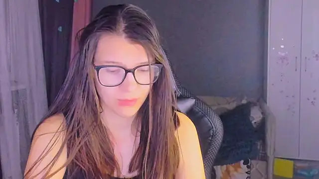 Snapshot of MollyLollipop chatting on 03/12/26, 05:52 MollyLollipop online show from 03/12/26, 05:52