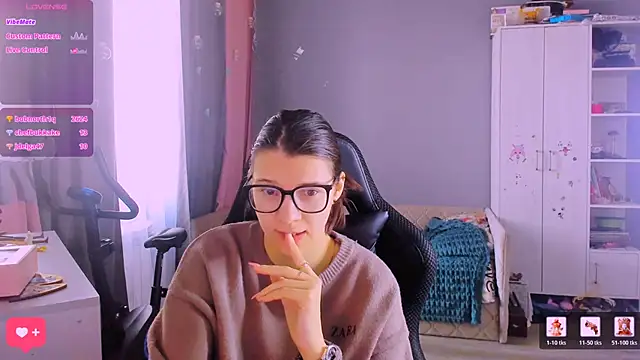 Snapshot of MollyLollipop chatting on 03/30/26, 02:12 MollyLollipop online show from 03/30/26, 02:12