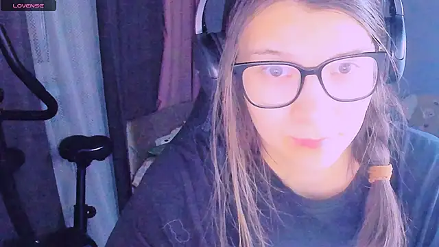 Snapshot of MollyLollipop chatting on 03/31/26, 05:02 MollyLollipop online show from 03/31/26, 05:02