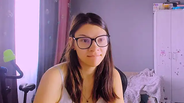 Snapshot of MollyLollipop chatting on 04/07/26, 08:15 MollyLollipop online show from 04/07/26, 08:15