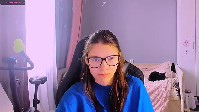 Snapshot of MollyLollipop chatting on 04/11/26, 05:12 MollyLollipop online show from 04/11/26, 05:12