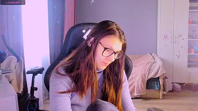 Snapshot of MollyLollipop chatting on 04/15/26, 01:56 MollyLollipop online show from 04/15/26, 01:56