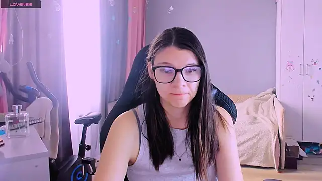 Snapshot of MollyLollipop chatting on 04/20/26, 05:54 MollyLollipop online show from 04/20/26, 05:54