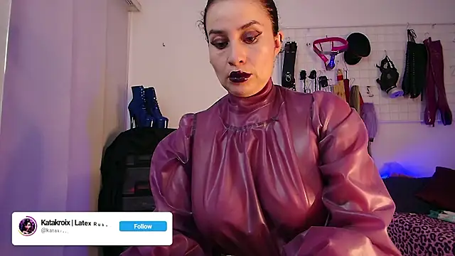Snapshot of mylatexpleasure chatting on 02/16/26, 06:59 mylatexpleasure online show from 02/16/26, 06:59