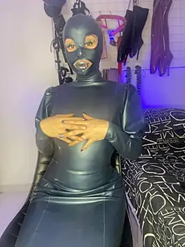 Snapshot of mylatexpleasure chatting on 08/01/26, 07:35 mylatexpleasure online show from 08/01/26, 07:35