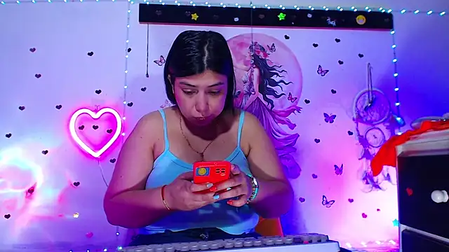 Snapshot of oliviarodriguez2u chatting on 05/15/26, 10:39 oliviarodriguez2u online show from 05/15/26, 10:39