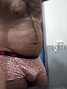 Snapshot of desicockandball chatting on 03/04/25, 07:01 desicockandball online show from 03/04/25, 07:01