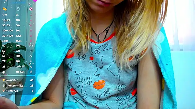 Snapshot of Bell_a_mi_ chatting on 02/11/25, 08:37 Bell a mi online show from 02/11/25, 08:37