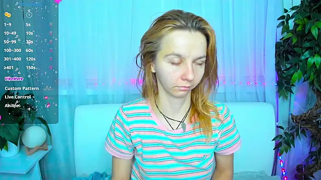 Snapshot of Bell_a_mi_ chatting on 02/20/25, 02:07 Bell a mi online show from 02/20/25, 02:07