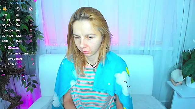 Snapshot of Bell_a_mi_ chatting on 03/01/25, 02:15 Bell a mi online show from 03/01/25, 02:15