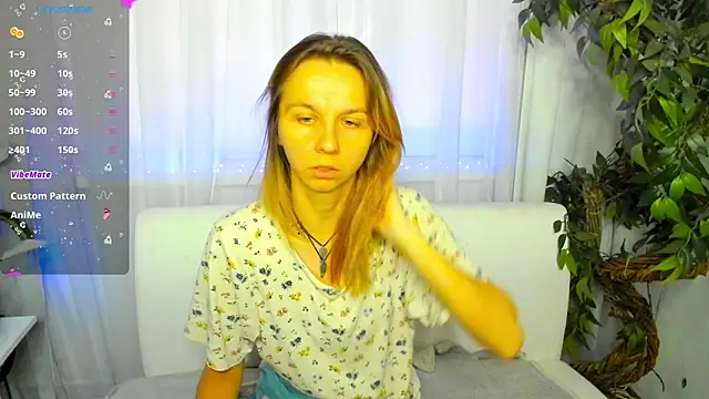 Snapshot of Bell_a_mi_ chatting on 09/17/25, 05:31 Bell a mi online show from 09/17/25, 05:31