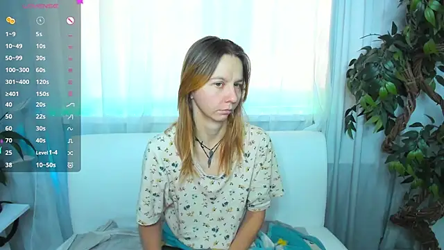 Snapshot of Bell_a_mi_ chatting on 10/04/25, 08:12 Bell a mi online show from 10/04/25, 08:12