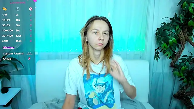 Snapshot of Bell_a_mi_ chatting on 10/10/25, 08:46 Bell a mi online show from 10/10/25, 08:46