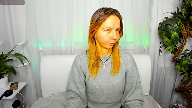 Snapshot of Bell_a_mi_ chatting on 10/11/25, 09:19 Bell a mi online show from 10/11/25, 09:19