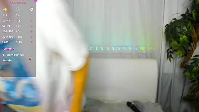 Snapshot of Bell_a_mi_ chatting on 10/14/25, 09:10 Bell a mi online show from 10/14/25, 09:10