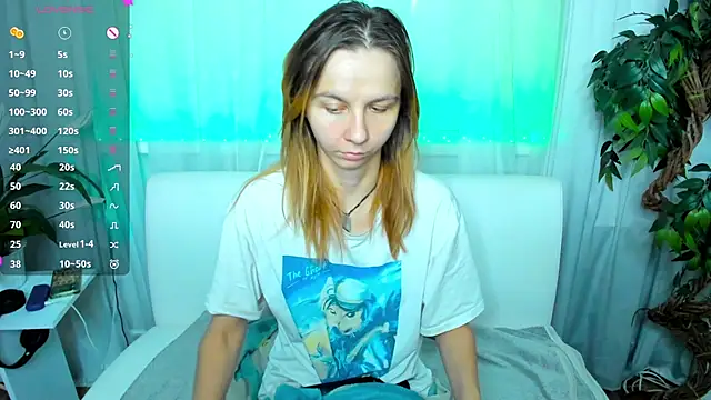 Snapshot of Bell_a_mi_ chatting on 10/17/25, 09:01 Bell a mi online show from 10/17/25, 09:01